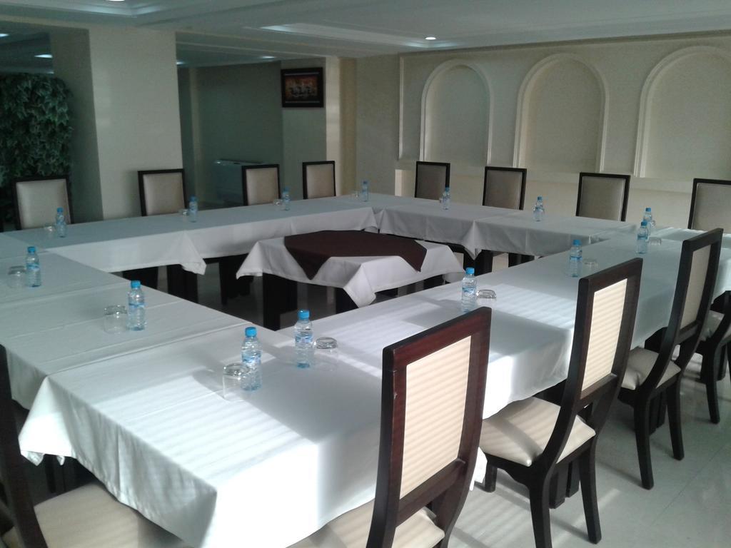 Al Akhawayn Oujda Exterior foto