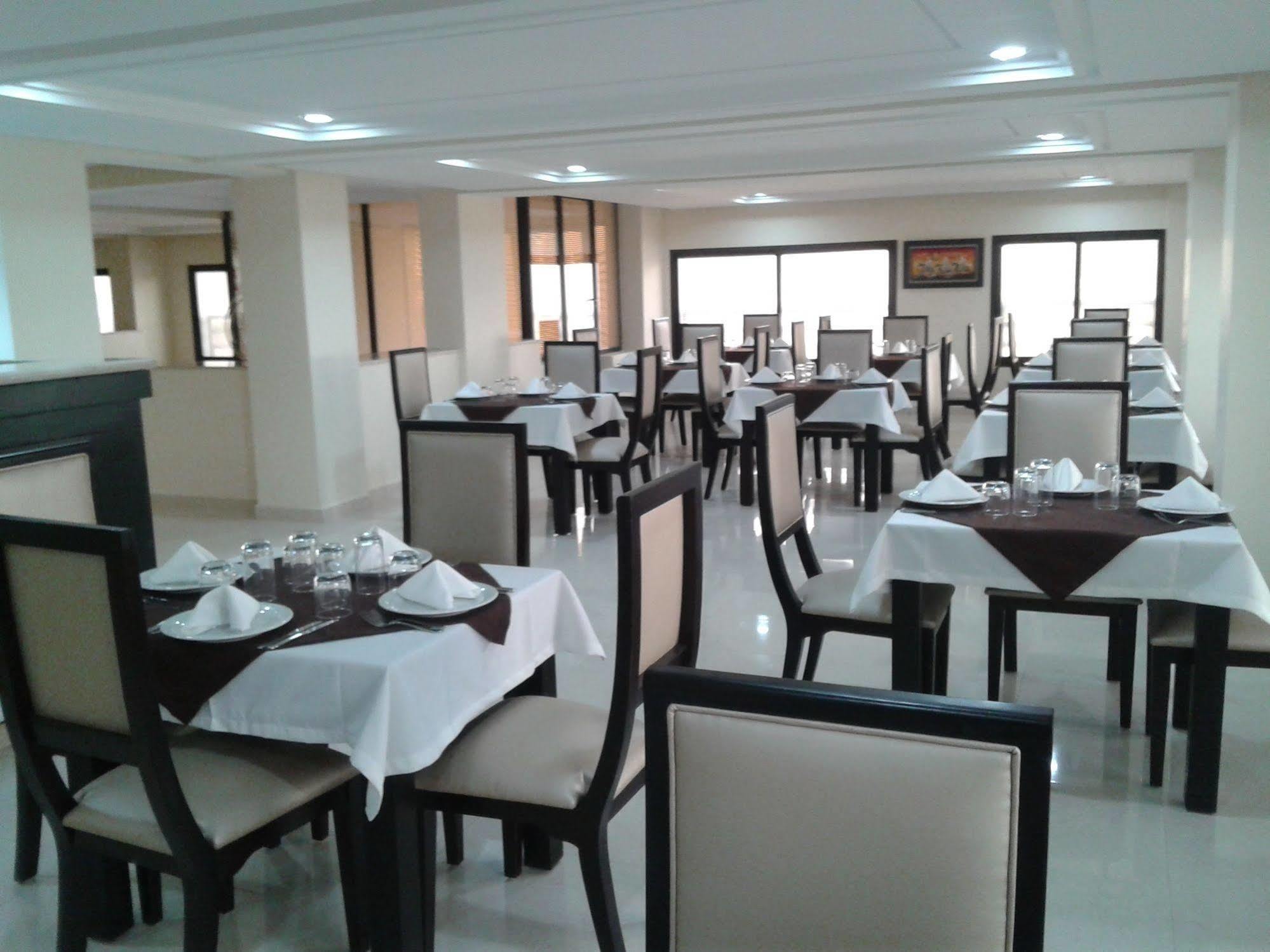 Al Akhawayn Oujda Exterior foto