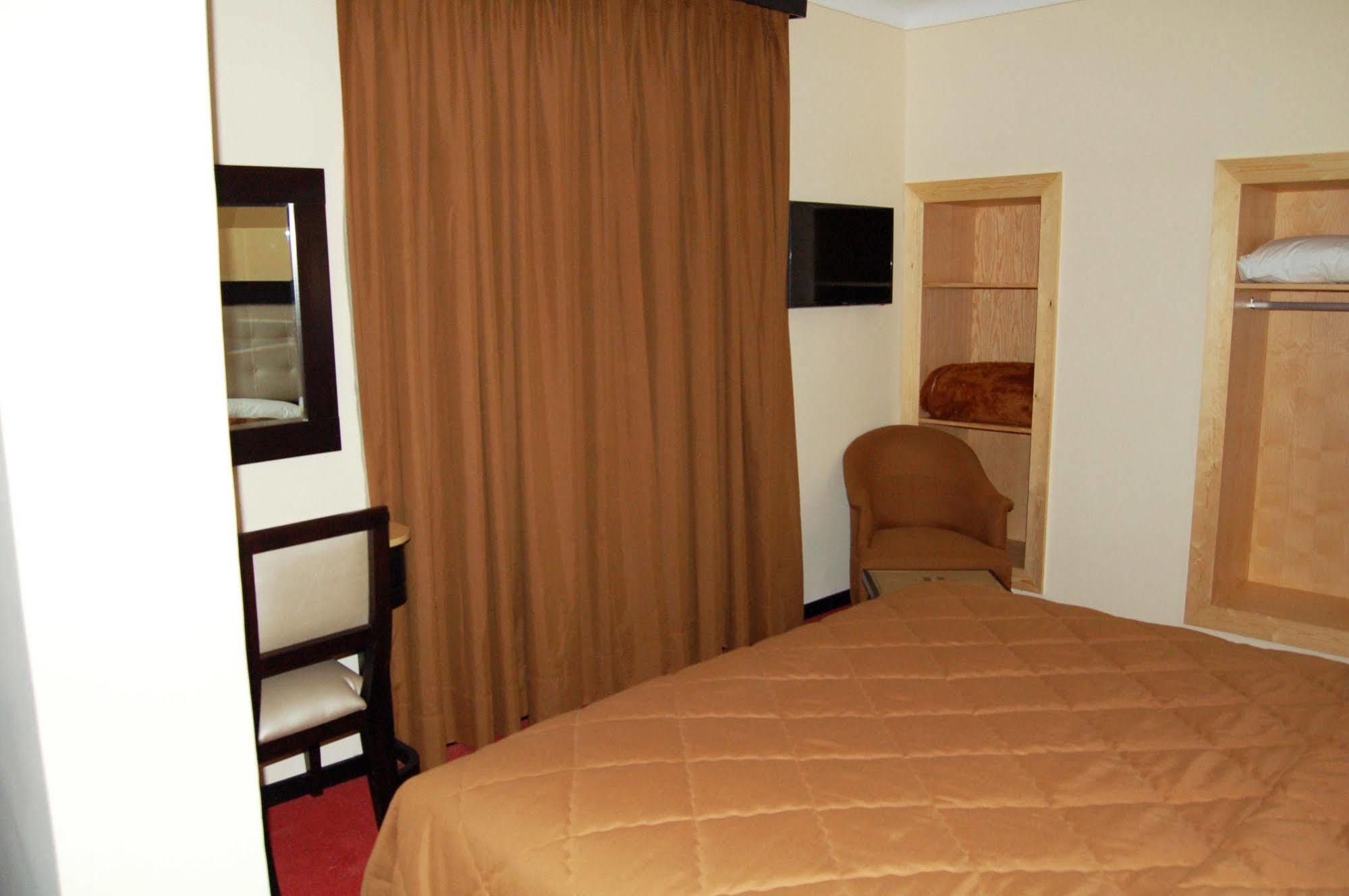 Al Akhawayn Oujda Exterior foto